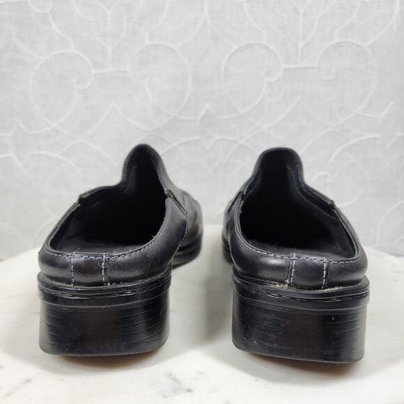 VTG Clarks Leather Mules Womens 9 Black Round Toe Slip On Comfort - Picture 11 of 15